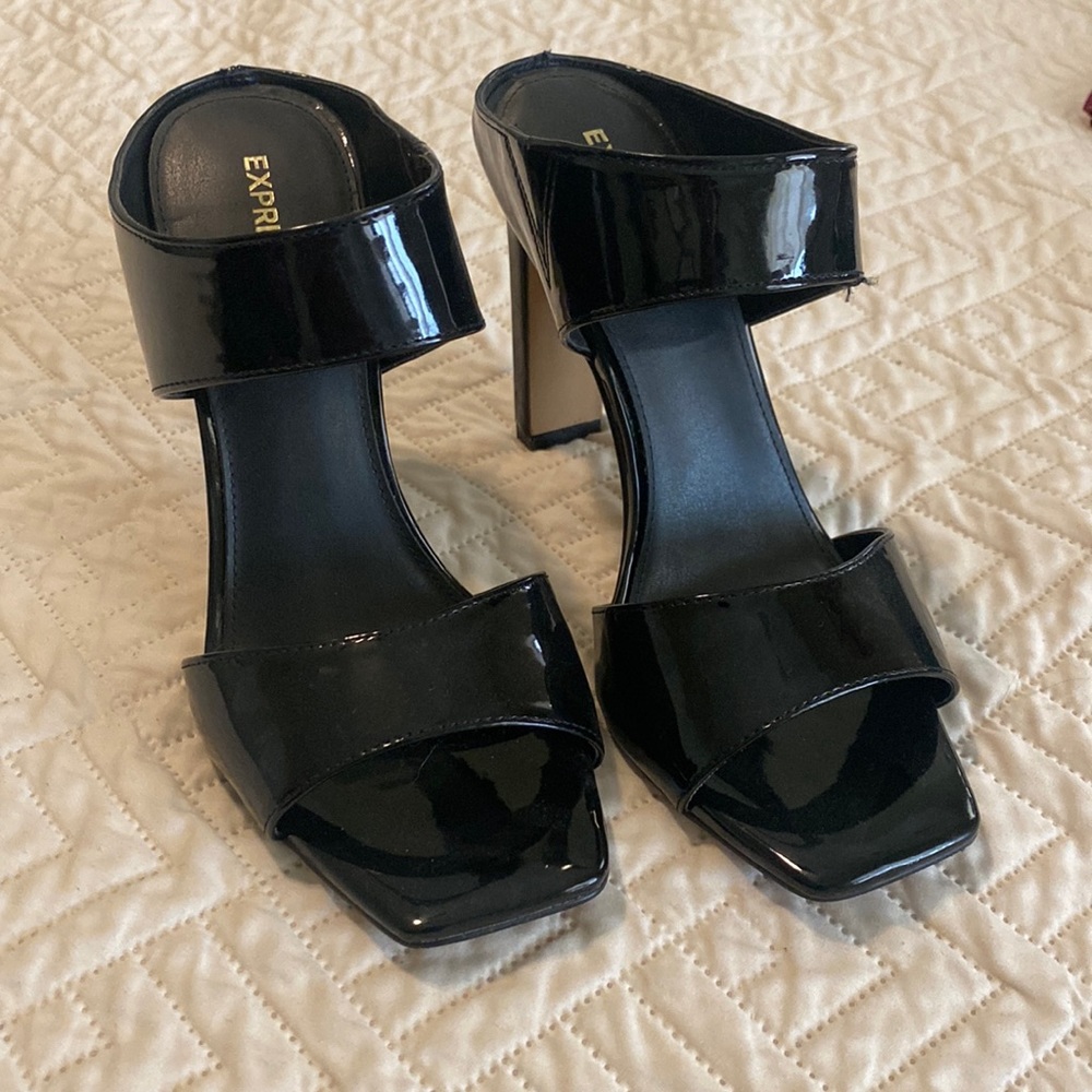 Express heels